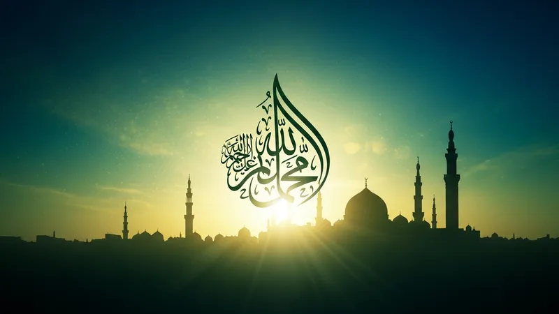 cami minaresi ve sabahın ilk ışıkları, Felak Suresi teması